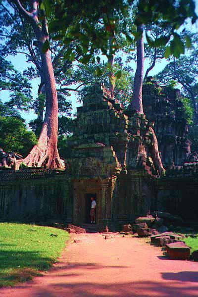 Entrance to Ta Prohm